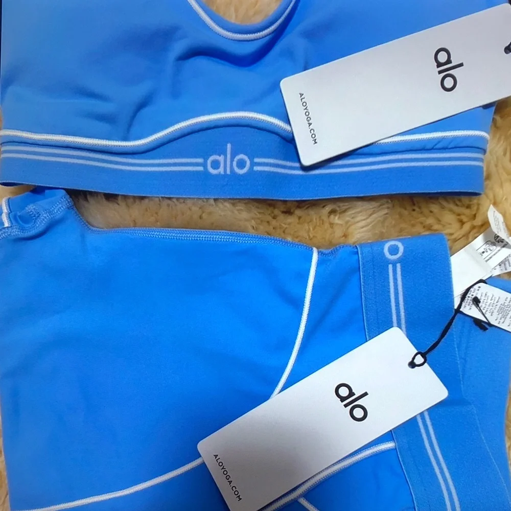 ALO Yoga Sky Blue Seamless Sports Bra with Legging Set